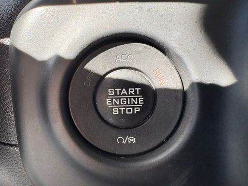 Used 2021 Jeep Gladiator Willys image 24