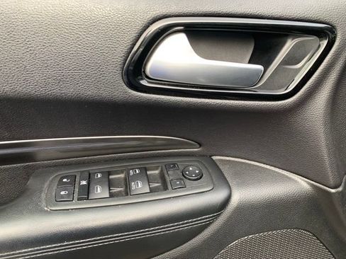 Used 2022 Dodge Durango SXT w/ Blacktop Package AWD/4WD image 23