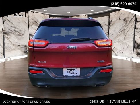 Used 2016 Jeep Cherokee Latitude w/ Comfort/Convenience Group AWD/4WD image 6