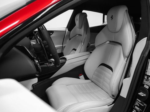 Certified 2025 Ferrari Purosangue AWD/4WD image 2