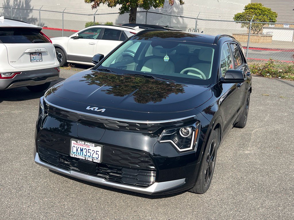 Used 2023 Kia Niro Wind w/ Wind Preserve Package FWD image 5