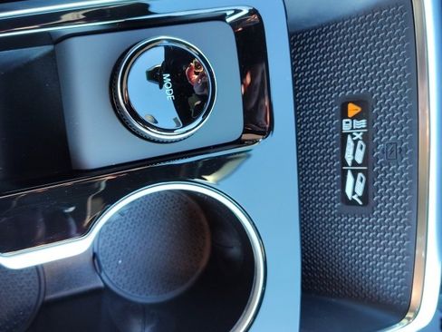 New 2026 Chevrolet Equinox LT w/ Convenience Package II image 16