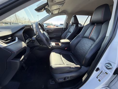 Used 2023 Toyota RAV4 Adventure image 9