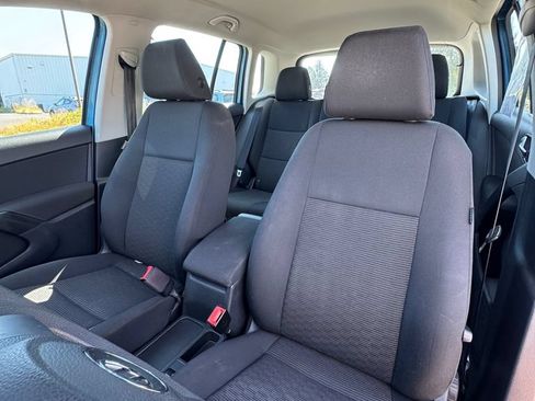Used 2017 Volkswagen Tiguan Limited w/ Alloy Wheels Package AWD/4WD image 34