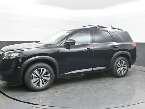 New 2026 Nissan Pathfinder SL FWD image 4