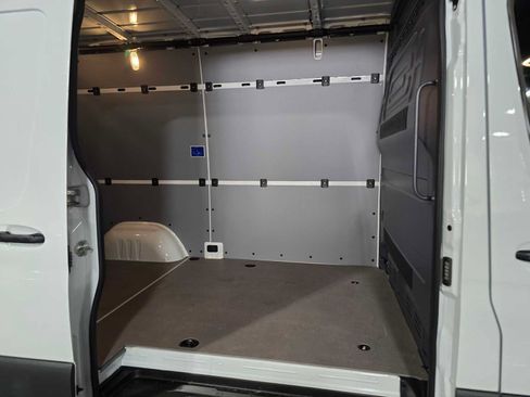 Used 2025 Mercedes-Benz Sprinter 2500 image 12