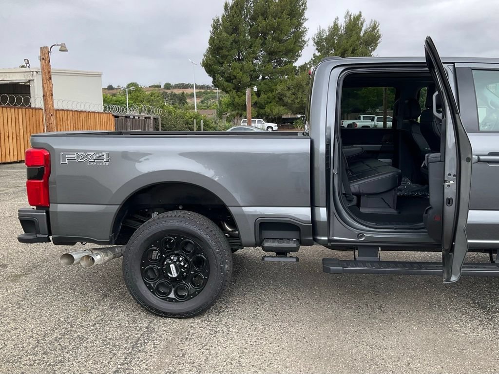 New 2026 Ford F250 Lariat w/ Black Appearance Package AWD/4WD image 26