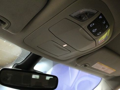 Used 2023 Chrysler Voyager LX FWD image 28