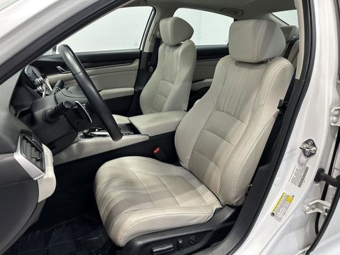 Used 2018 Honda Accord Touring image 15