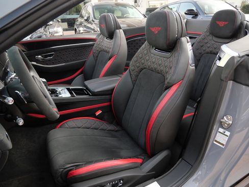 Used 2022 Bentley Continental GT Speed image 16