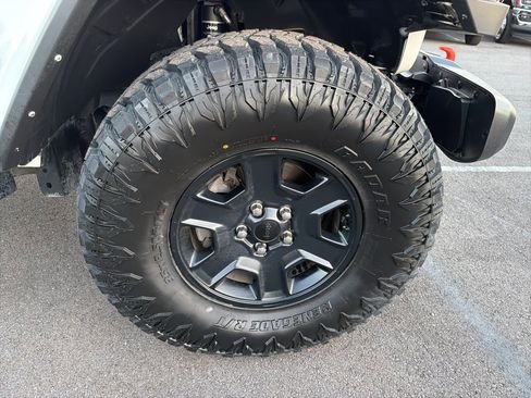 Used 2022 Jeep Gladiator Mojave w/ LED Lighting Group image 13