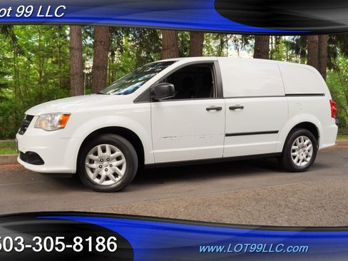 Used 2014 RAM C/V Tradesman w/ UConnect Hands-Free Group FWD image 5