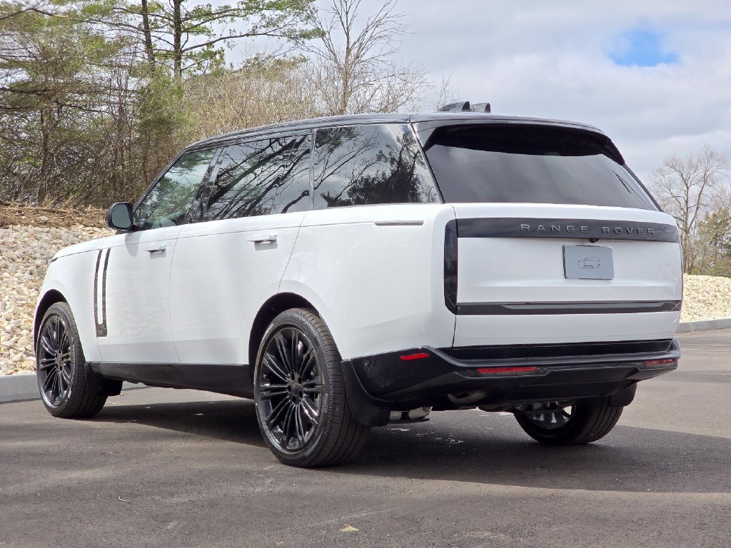 New 2026 Land Rover Range Rover Long Wheelbase SE AWD/4WD image 24