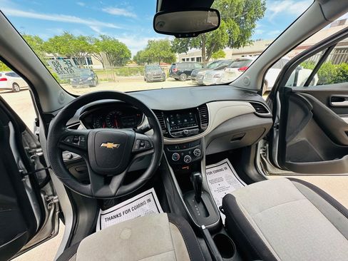 Used 2019 Chevrolet Trax LS w/ Tint and Cruise Package FWD image 12