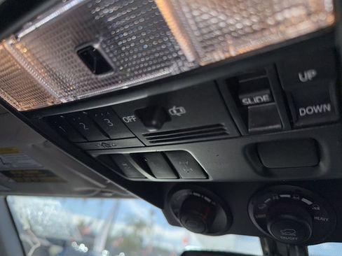 Used 2019 Toyota 4Runner TRD Off-Road Premium image 17