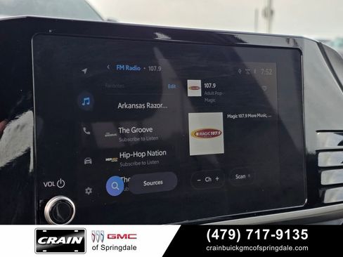 Used 2025 Toyota Camry SE FWD image 15