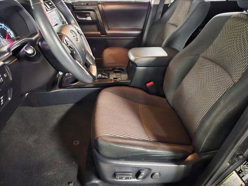 Used 2020 Toyota 4Runner TRD Off-Road AWD/4WD image 15
