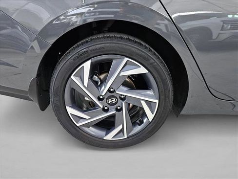 Certified 2025 Hyundai Elantra Sport FWD image 18
