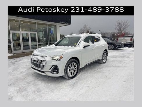 Used 2022 Audi Q3 2.0T Premium Plus image 1