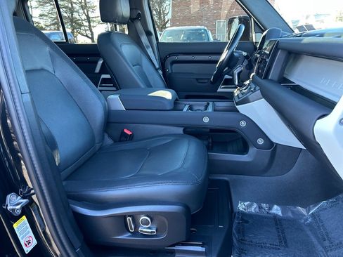 Used 2023 Land Rover Defender 130 X-Dynamic SE image 22