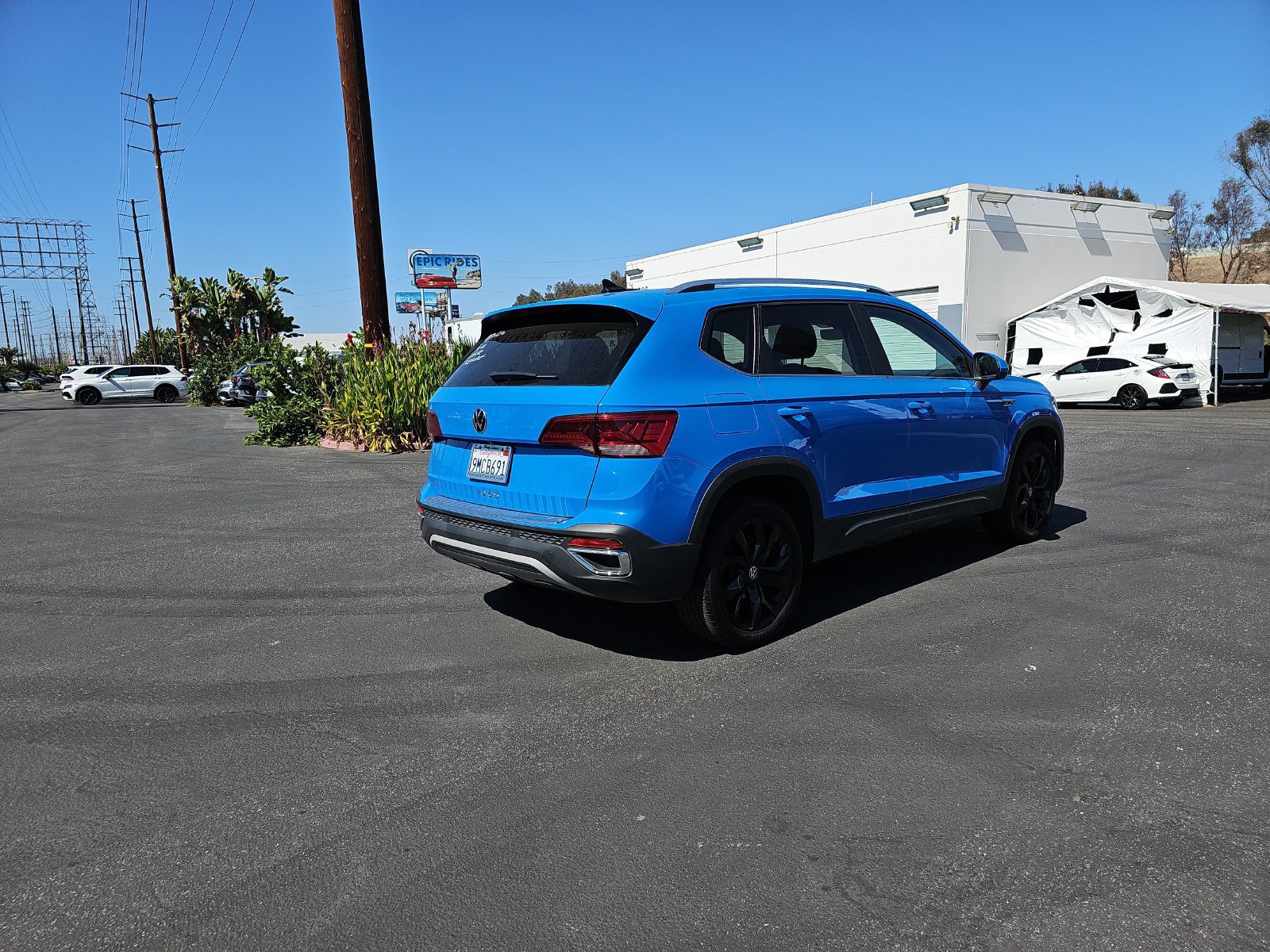 Used 2023 Volkswagen Taos SE FWD image 5