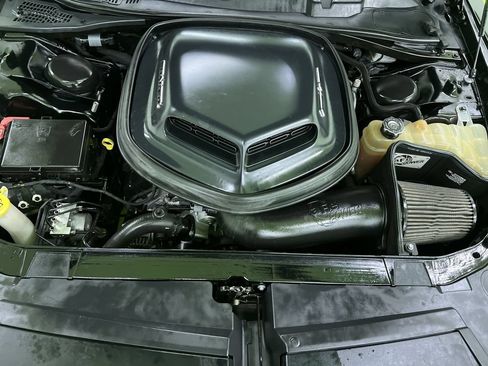 Used 2018 Dodge Challenger R/T RWD image 31