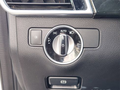 Used 2018 Mercedes-Benz GLS 450 4MATIC image 22