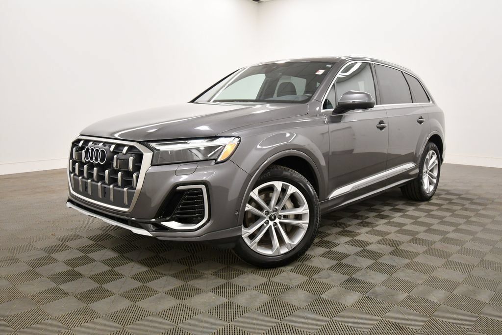Used 2025 Audi Q7 3.0T Premium Plus AWD/4WD image 2