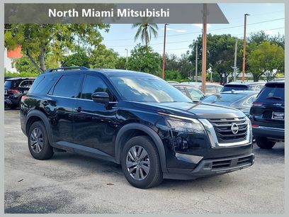 Used 2024 Nissan Pathfinder SV