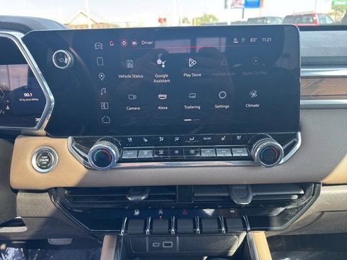 Certified 2024 GMC Canyon Denali image 17