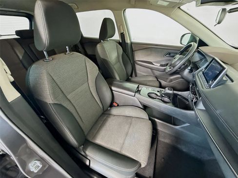 Used 2021 Nissan Rogue S FWD image 23