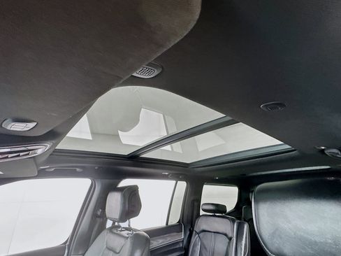 Used 2022 Jeep Wagoneer Series III w/ Premium Group I image 6