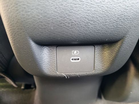 New 2025 Nissan Versa SR w/ Trunk Package FWD image 10