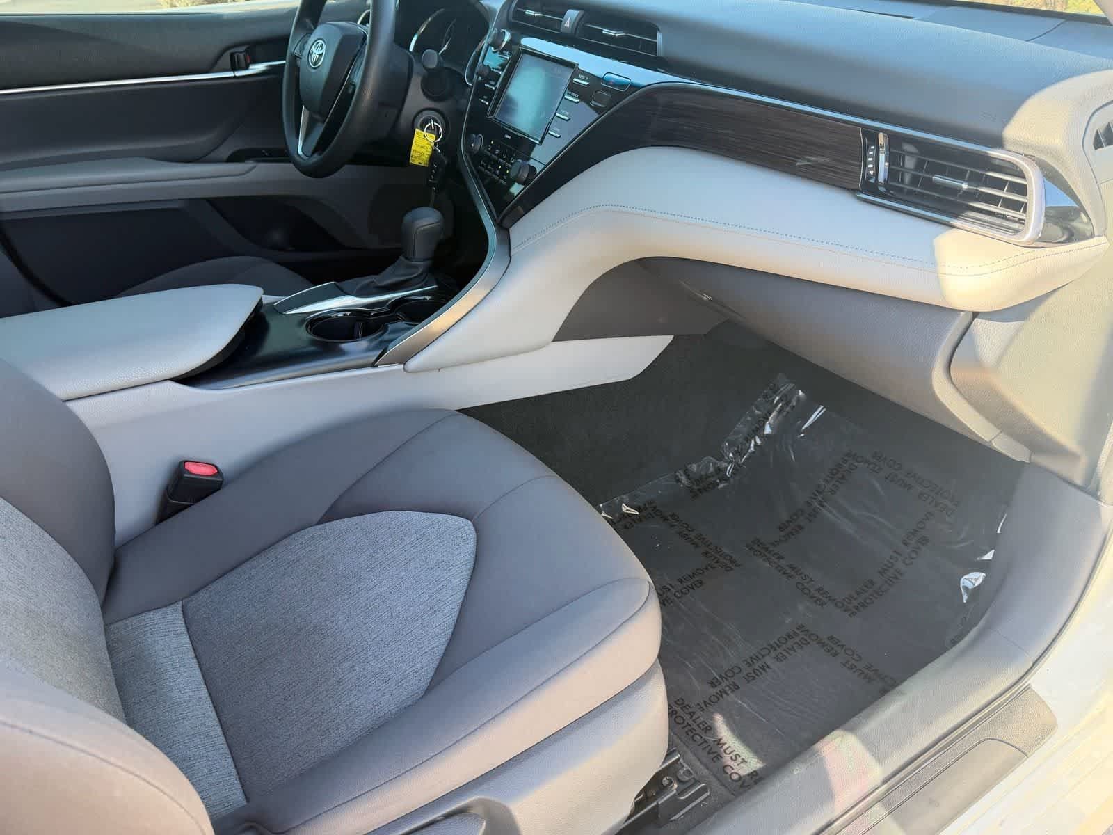 Used 2020 Toyota Camry LE FWD image 13