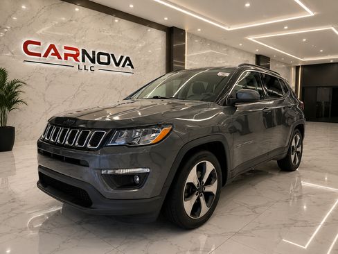 Used 2018 Jeep Compass Latitude w/ Popular Equipment Group FWD image 2