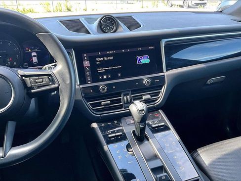 Used 2022 Porsche Macan w/ Premium Package Plus AWD/4WD image 8