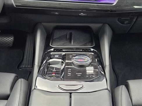 Used 2025 BMW i5 eDrive40i RWD image 11