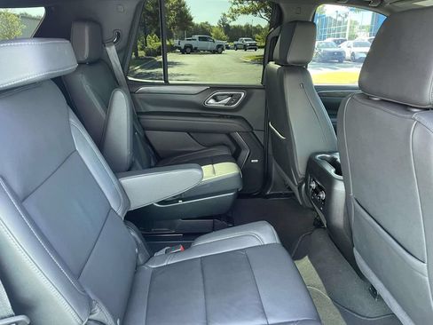 Used 2024 Chevrolet Tahoe Z71 w/ Luxury Package AWD/4WD image 11