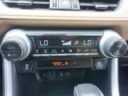 Used 2021 Toyota RAV4 XLE Premium FWD image 12