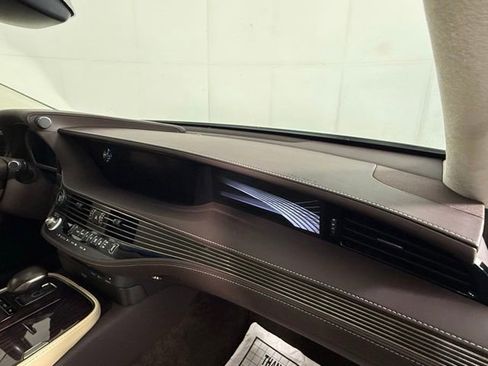 Used 2018 Lexus LS 500 w/ Interior Upgrade Package RWD image 27