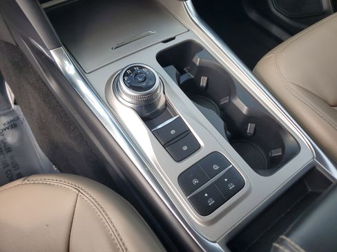 Certified 2024 Ford Explorer XLT w/ Equipment Group 202A image 33