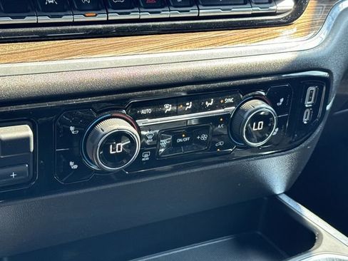 Used 2023 Chevrolet Silverado 1500 LT Trail Boss w/ Convenience Package II image 18