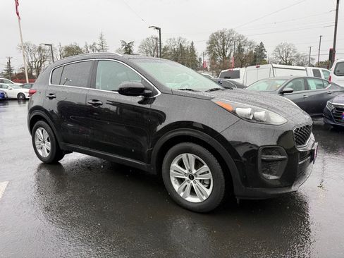 Used 2018 Kia Sportage LX w/ LX Popular Package image 8
