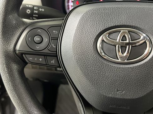 Used 2025 Toyota RAV4 XLE w/ Convenience Package FWD image 19