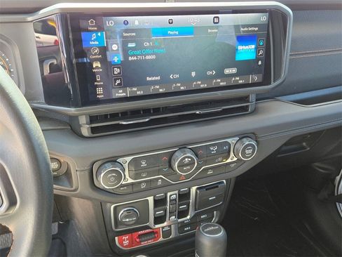 Used 2024 Jeep Gladiator Mojave image 23