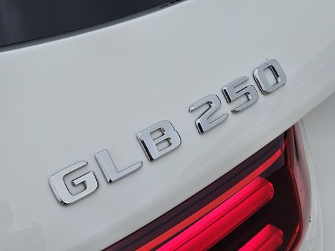 Certified 2026 Mercedes-Benz GLB 250 image 8