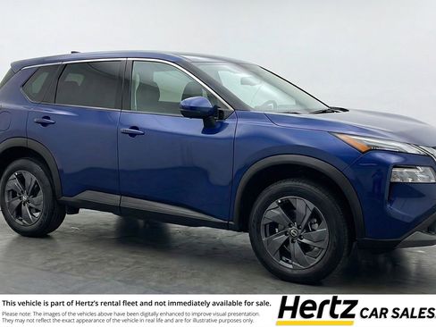 Used 2025 Nissan Rogue SV FWD image 1