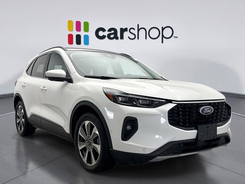 Used 2024 Ford Escape Platinum w/ Premium Technology Package image 7