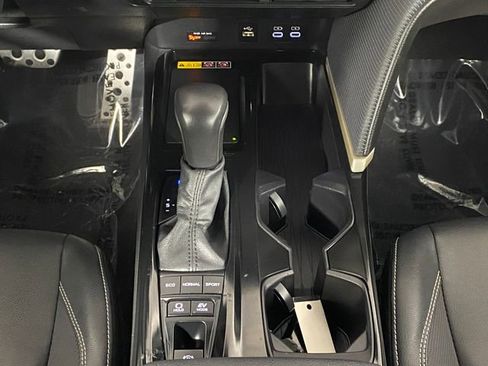 Used 2025 Toyota Camry SE FWD image 16