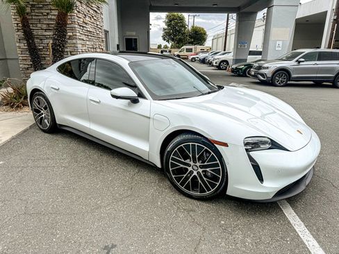 Used 2022 Porsche Taycan RWD image 2